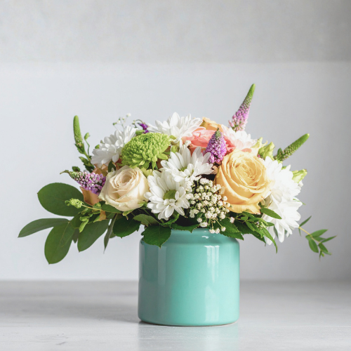 Luxury flower baskets and floral arrangements Alecrim Studios.